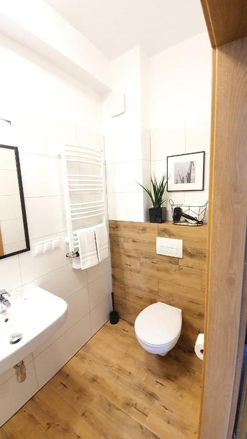 Sleep Port B&B - Bezplatny Parking Гданск Екстериор снимка